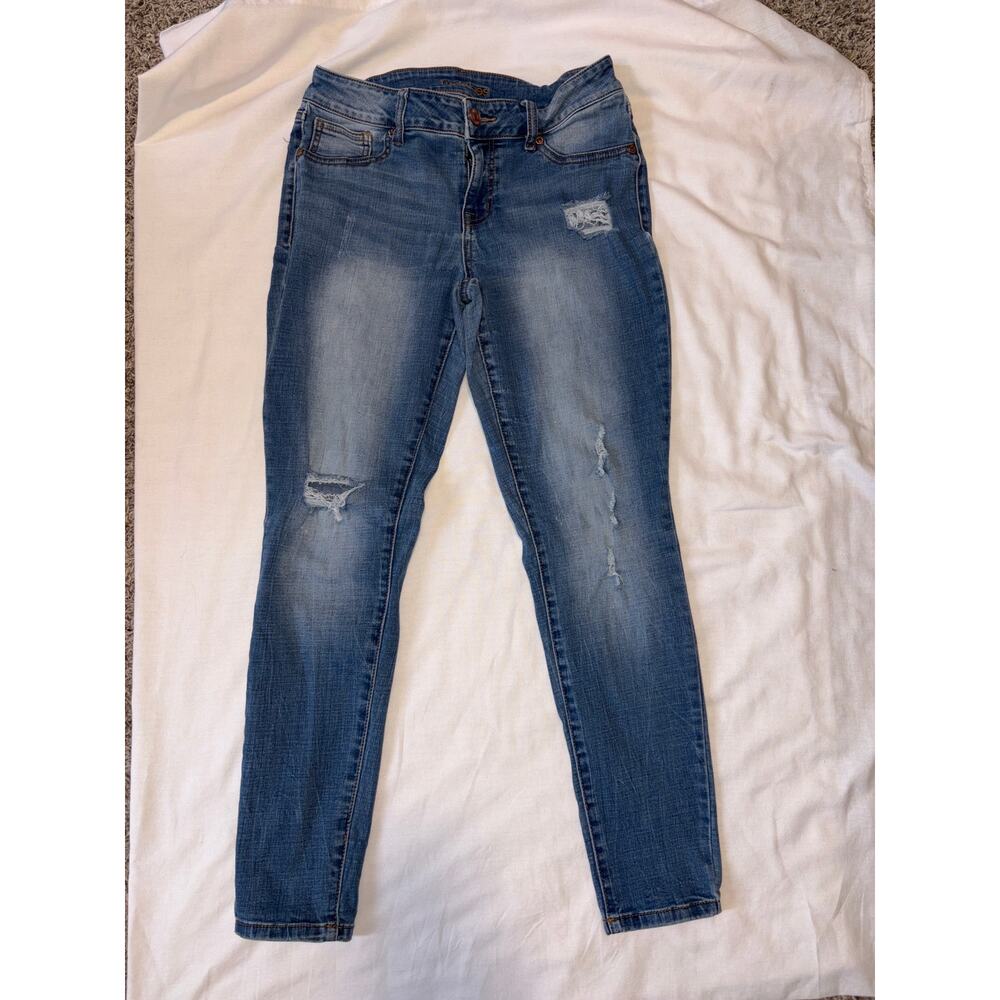 Maurices Women’s Jeans Medium Short